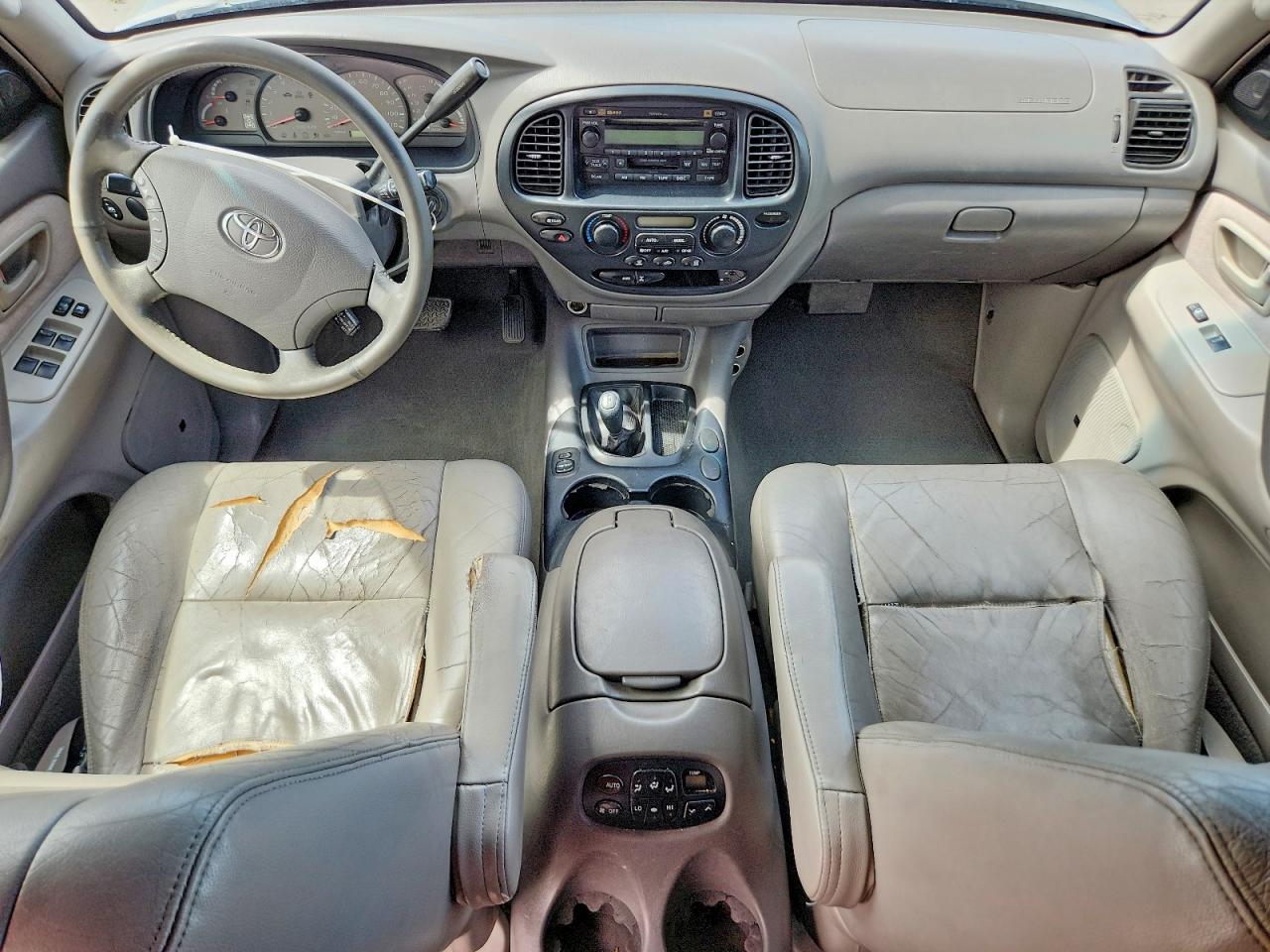 2004 TOYOTA SEQUOIA SR5 photo 22
