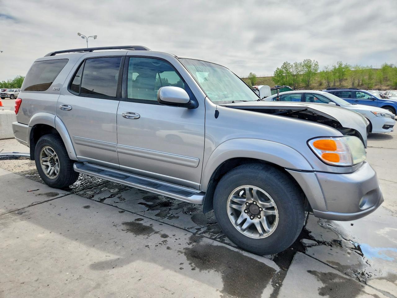 2004 TOYOTA SEQUOIA SR5 photo 10