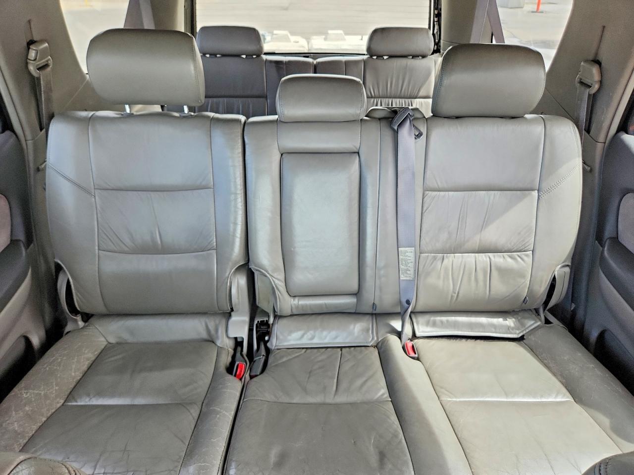 2004 TOYOTA SEQUOIA SR5 photo 28