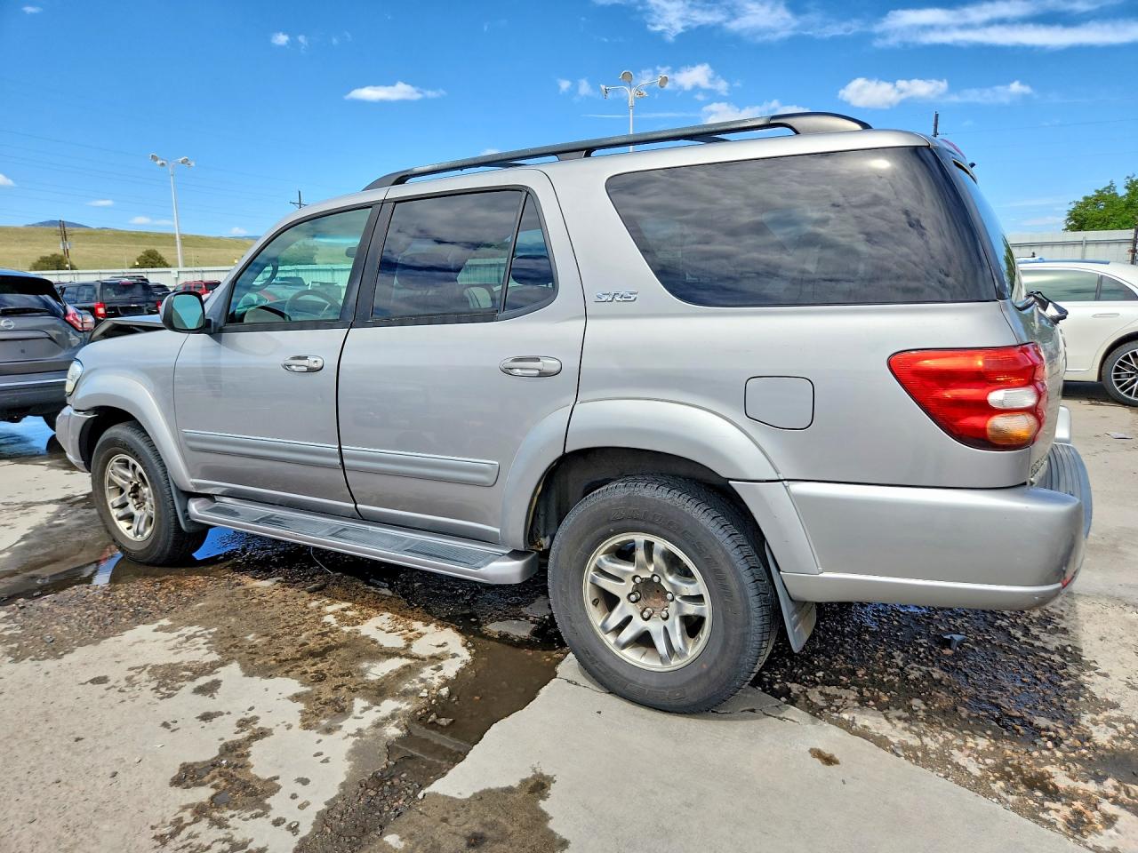 2004 TOYOTA SEQUOIA SR5 photo 4