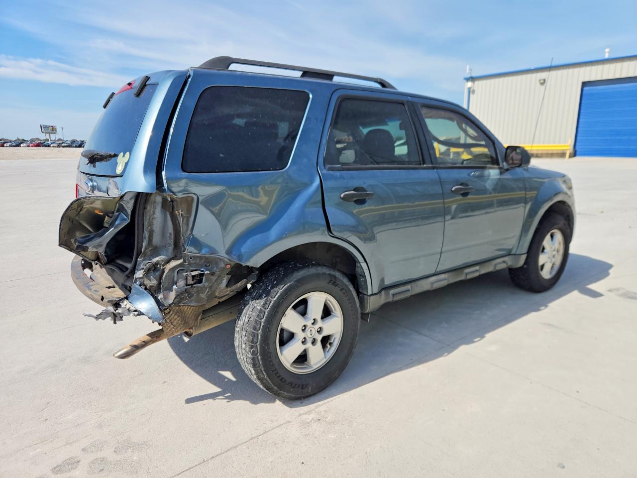 2010 FORD ESCAPE XLT photo 5