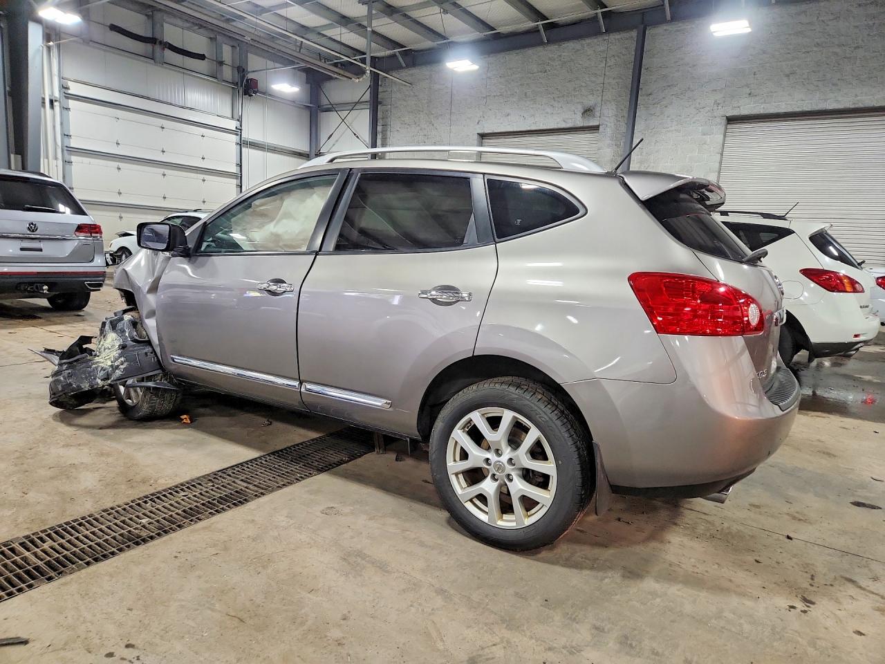 2013 NISSAN ROGUE S photo 2