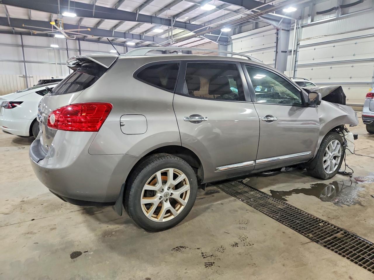 2013 NISSAN ROGUE S photo 3