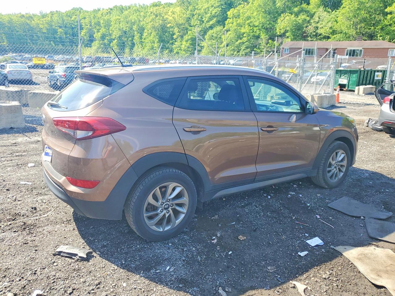 2016 HYUNDAI TUCSON SE photo 5