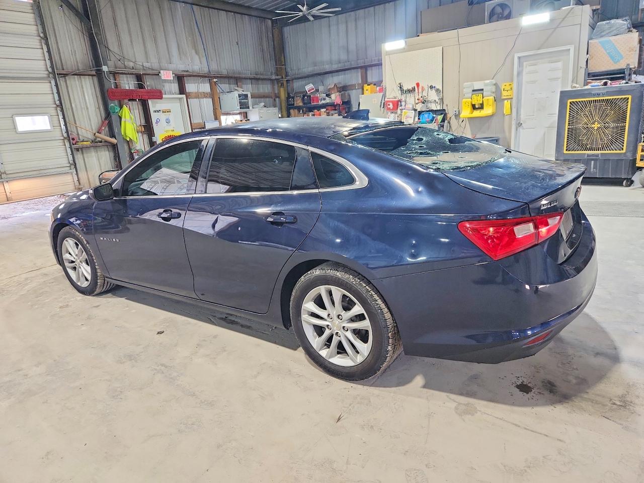 2016 CHEVROLET MALIBU LT photo 3