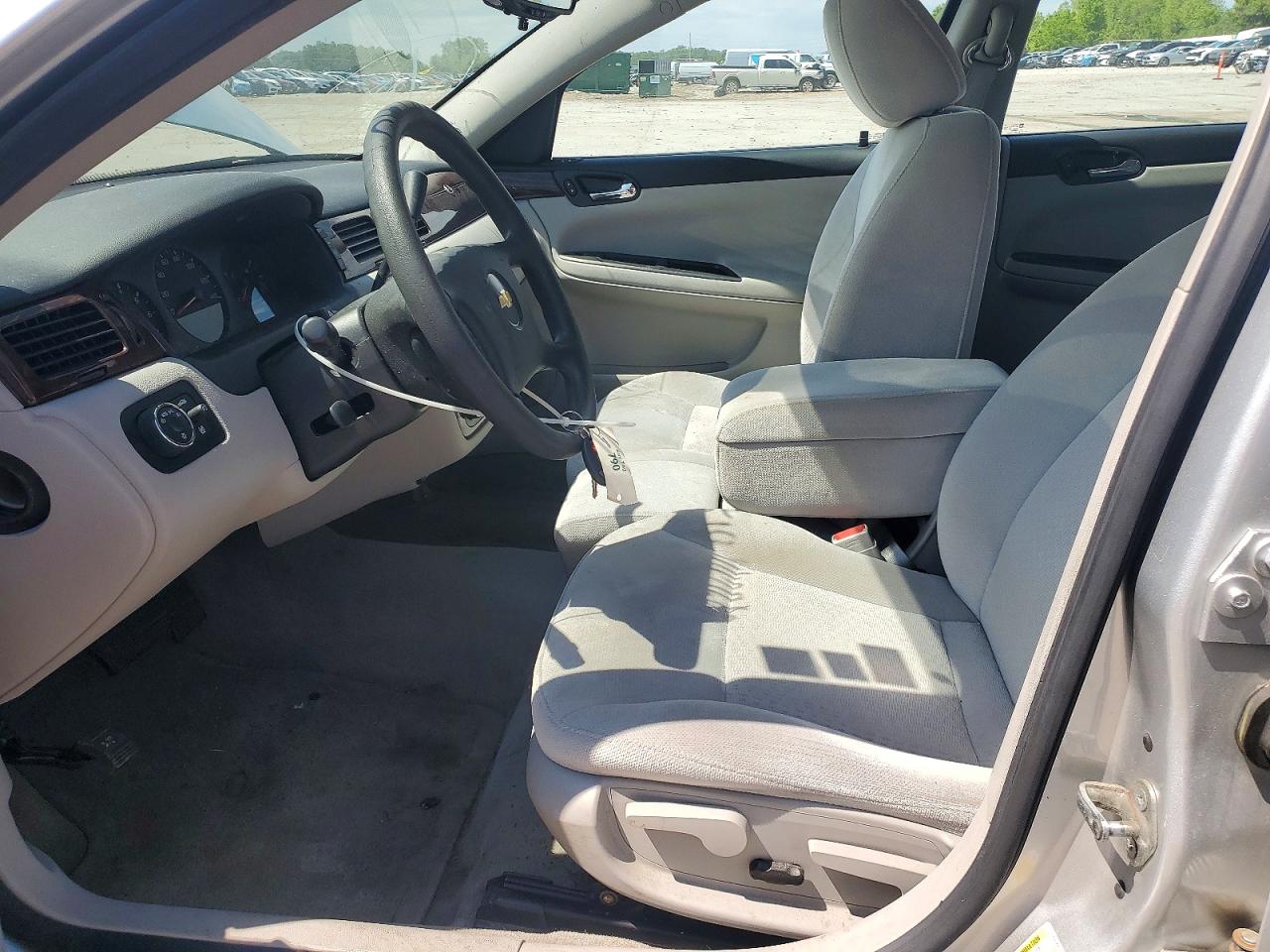 2011 CHEVROLET IMPALA LS photo 13