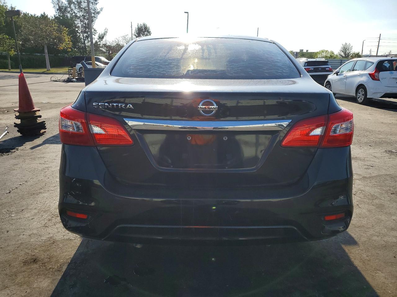 2017 NISSAN SENTRA S photo 6