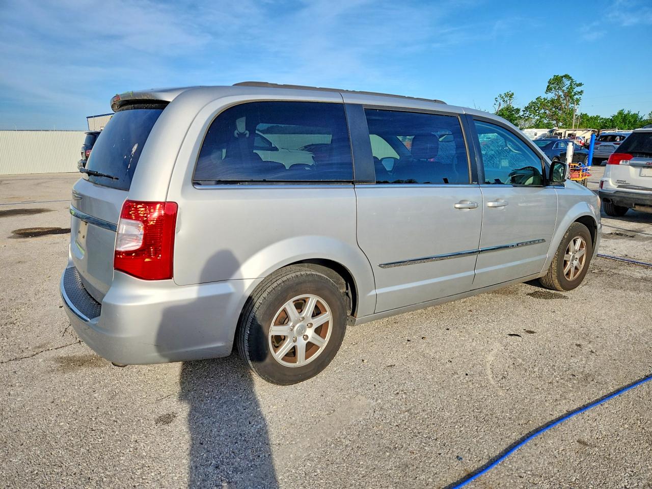 2012 CHRYSLER TOWN & COUNTRY TOURING photo 7