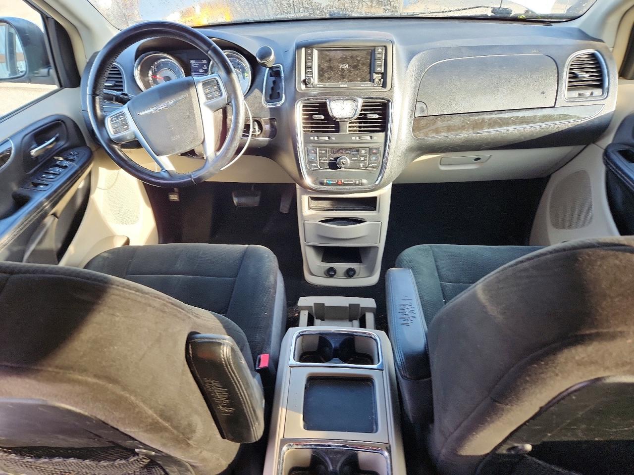 2012 CHRYSLER TOWN & COUNTRY TOURING photo 22