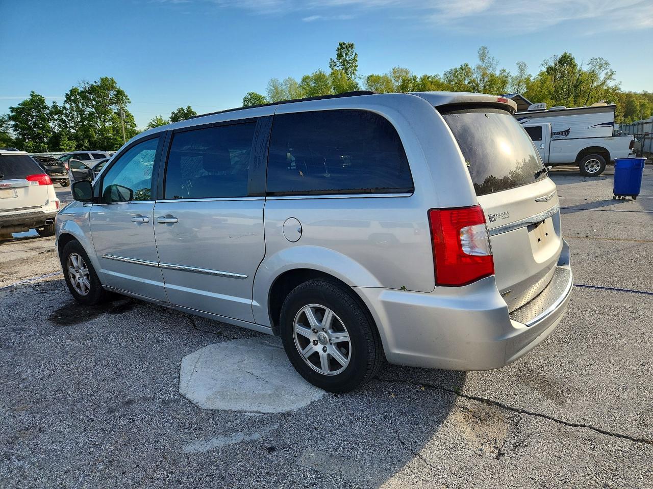 2012 CHRYSLER TOWN & COUNTRY TOURING photo 4