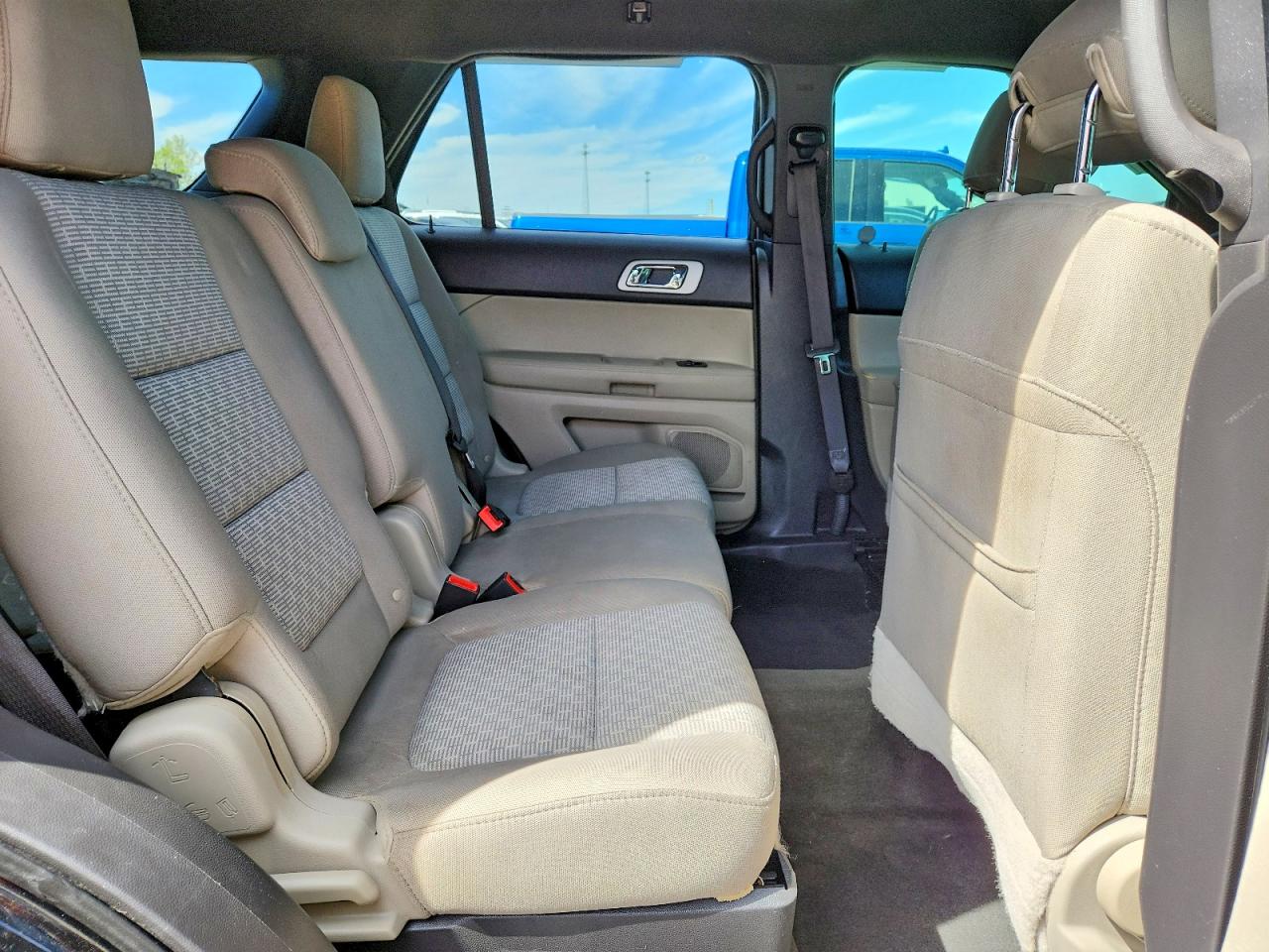 2015 FORD EXPLORER XLT photo 31