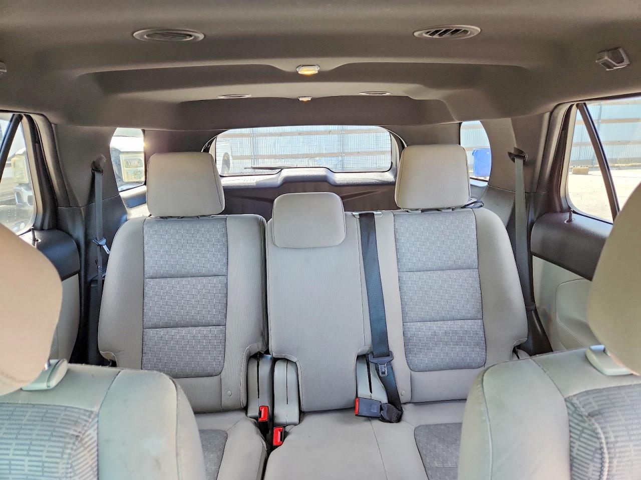 2015 FORD EXPLORER XLT photo 28