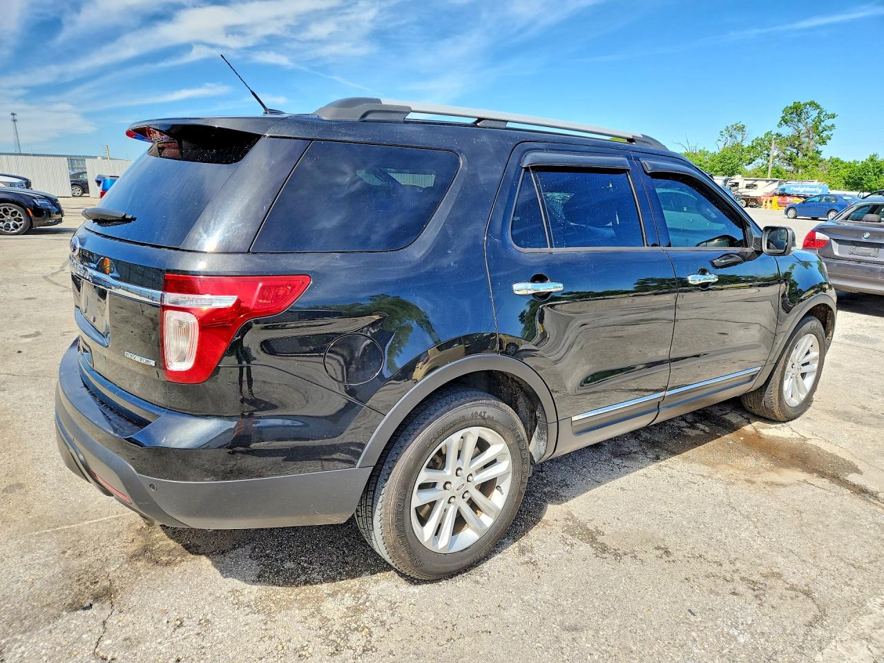 2015 FORD EXPLORER XLT photo 7