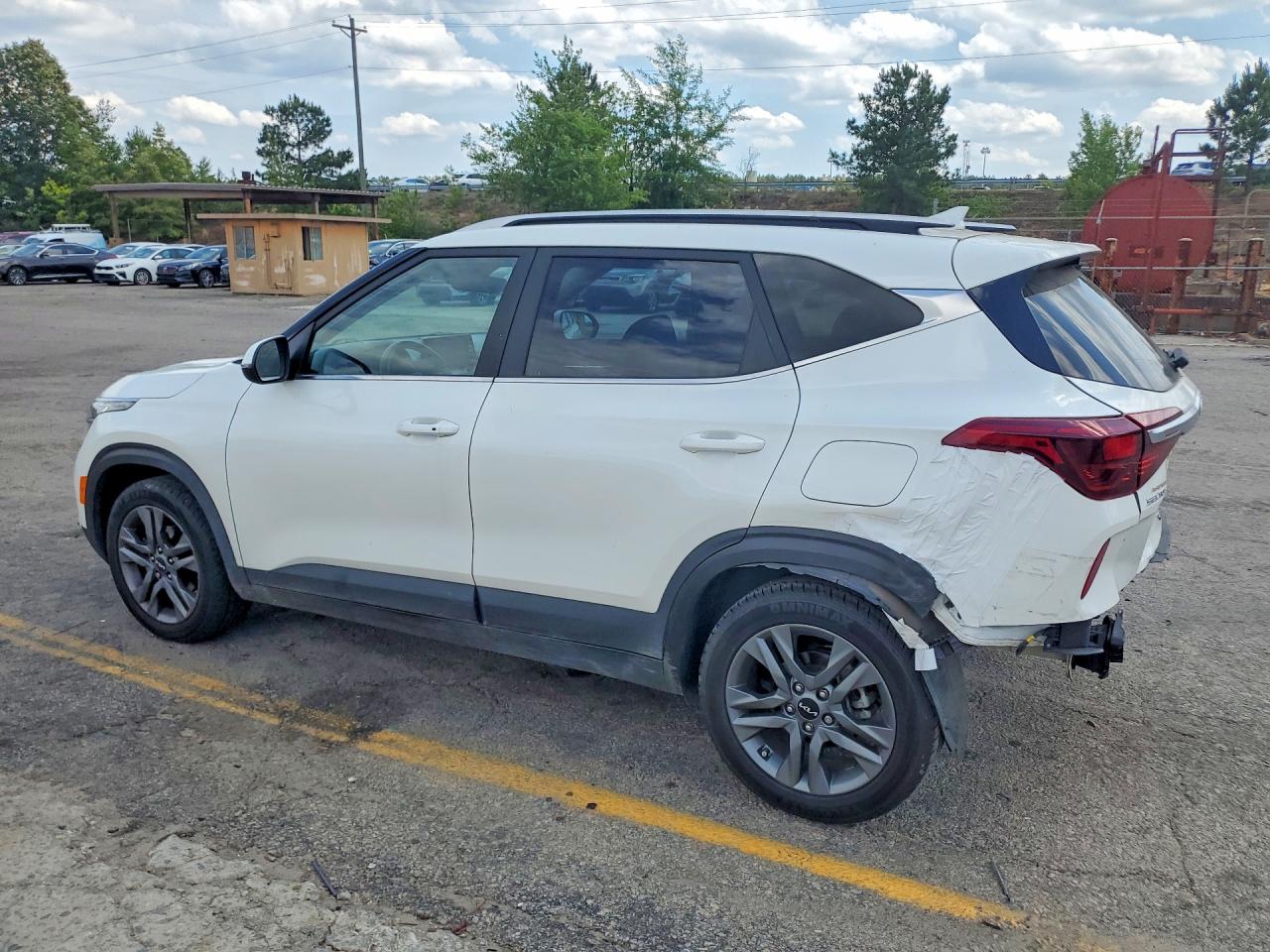 2023 KIA SELTOS S photo 3