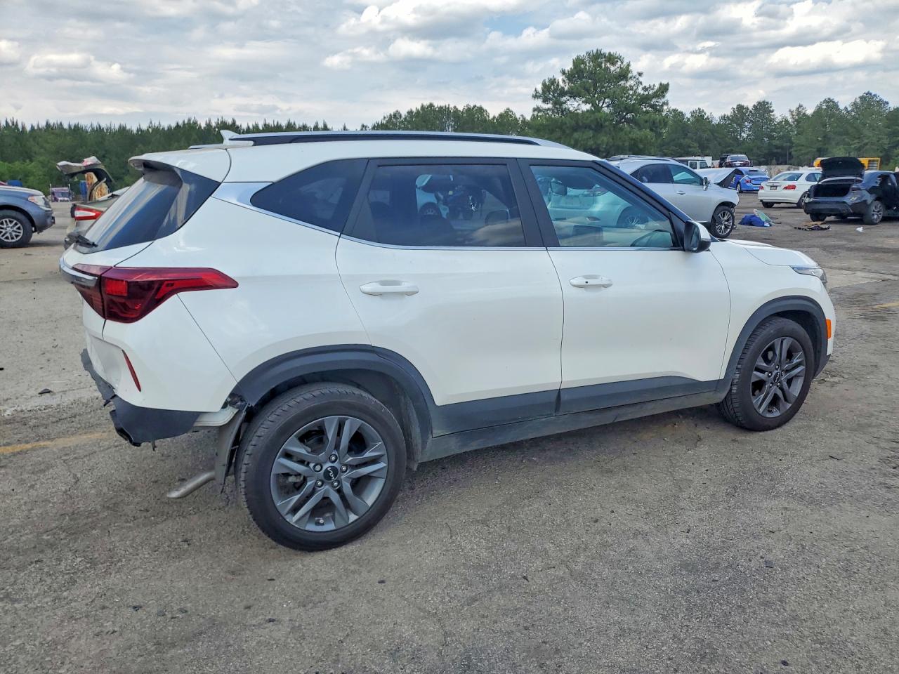 2023 KIA SELTOS S photo 5