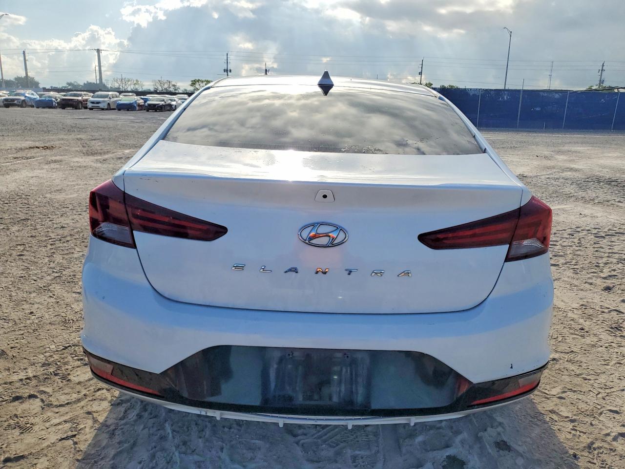 2020 HYUNDAI ELANTRA GLS(MIDDLE) photo 11