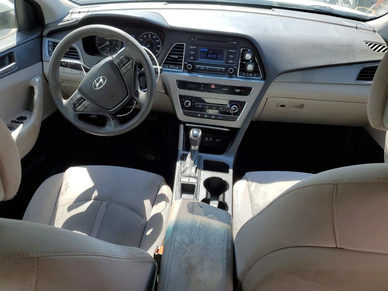 2015 HYUNDAI SONATA SE photo 22