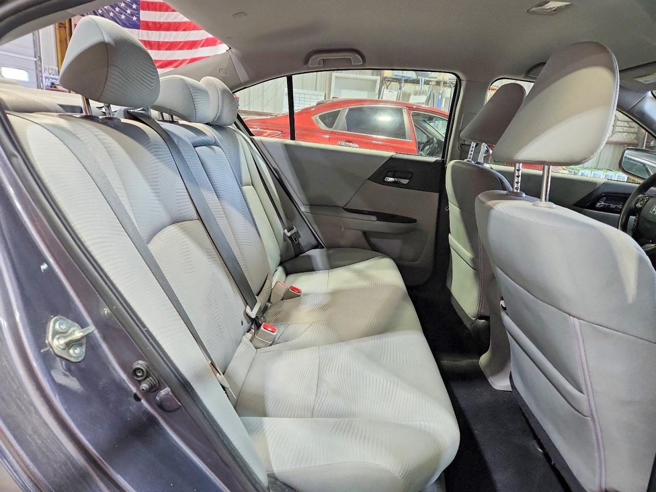 2016 HONDA ACCORD LX photo 19