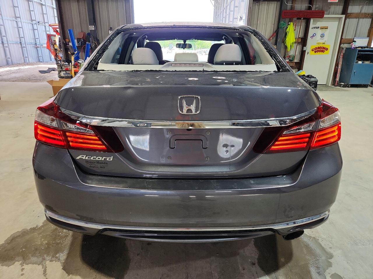 2016 HONDA ACCORD LX photo 11
