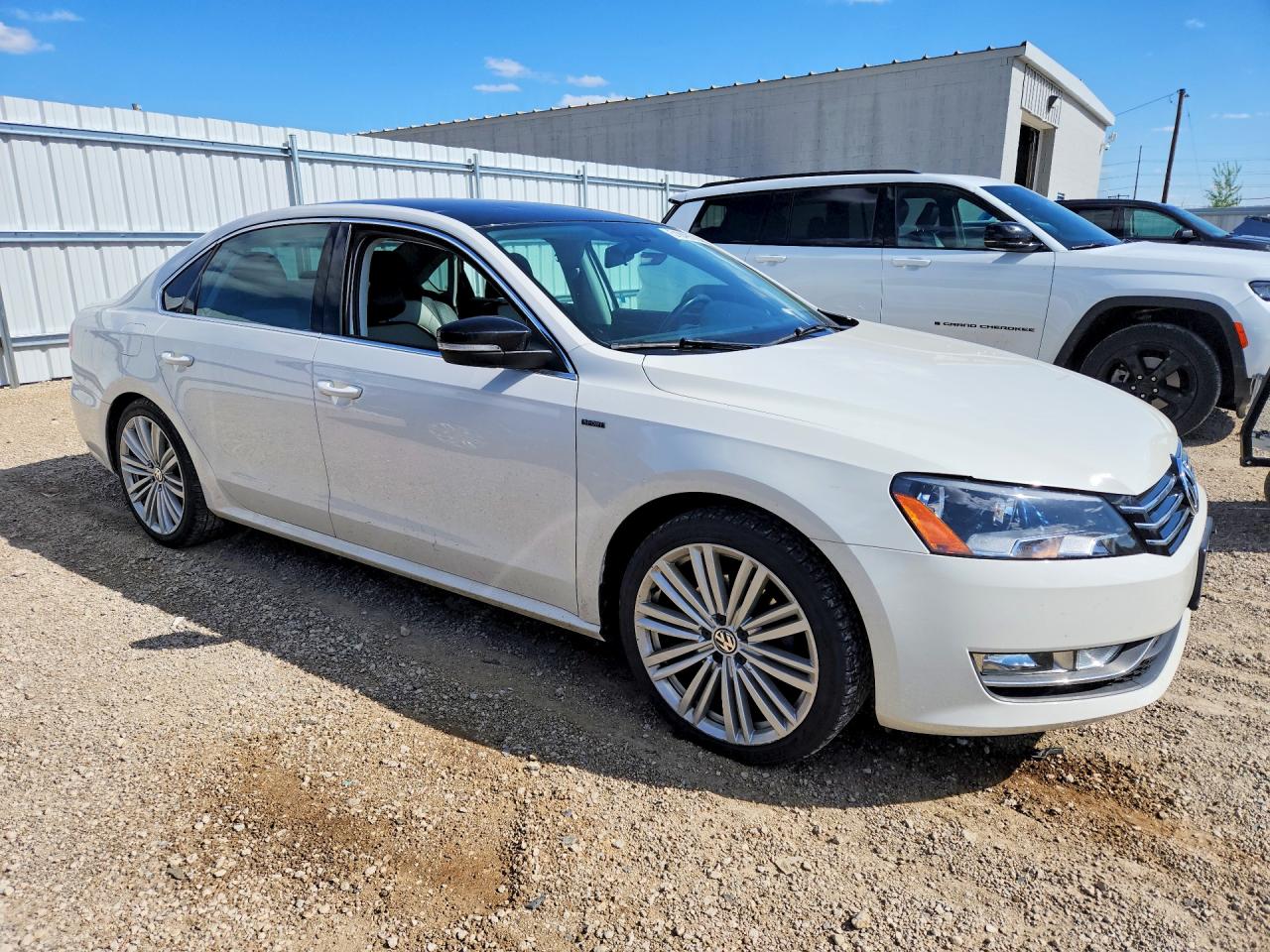 2015 VOLKSWAGEN PASSAT SE photo 10