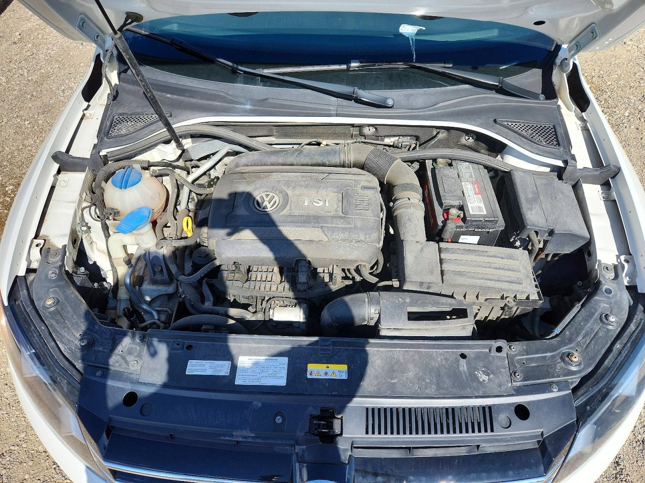 2015 VOLKSWAGEN PASSAT SE photo 31