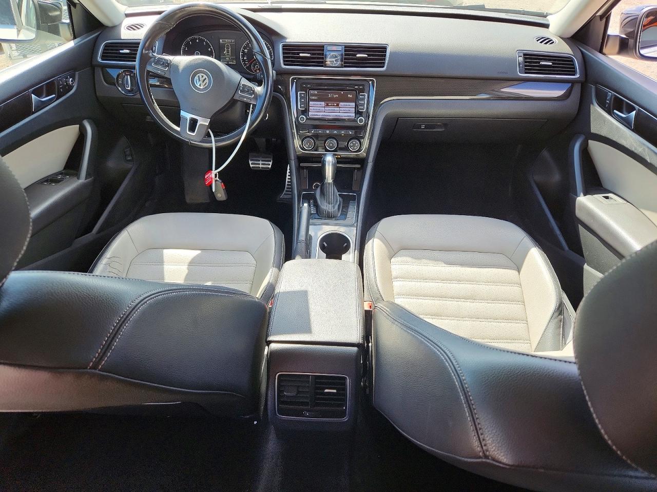 2015 VOLKSWAGEN PASSAT SE photo 22