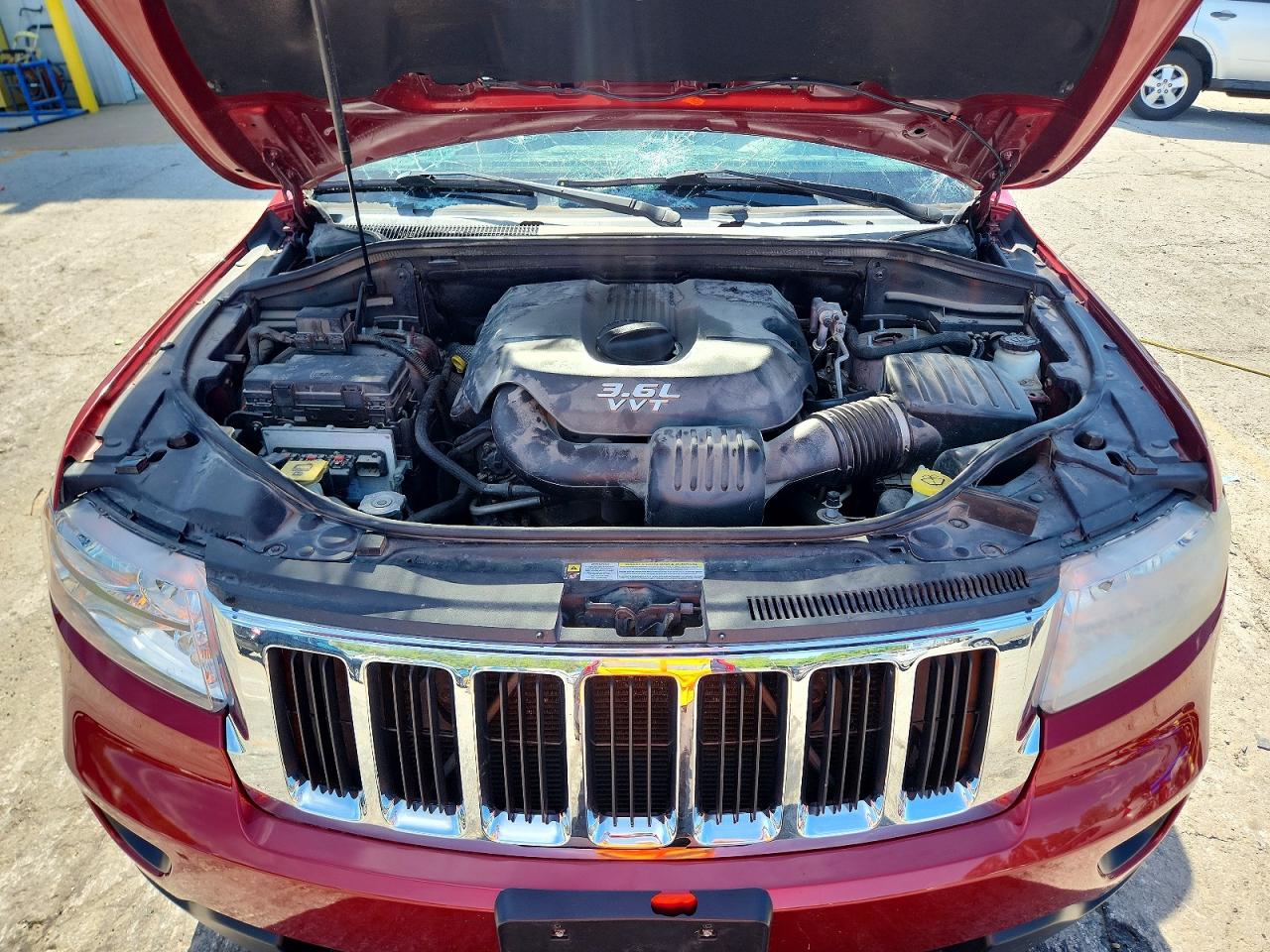 2012 JEEP GRAND CHEROKEE LAREDO photo 12