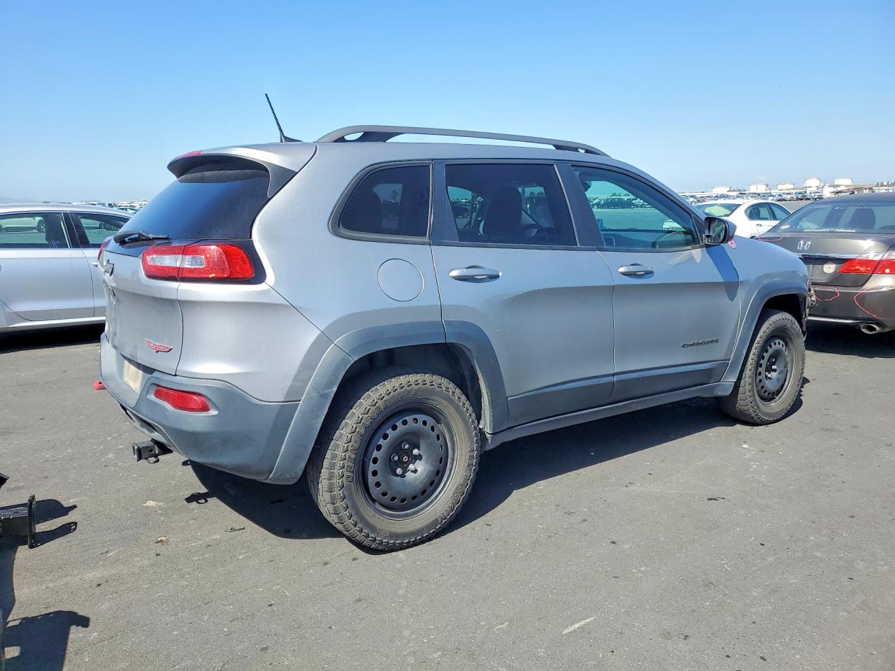 2017 JEEP CHEROKEE TRAILHAWK photo 3