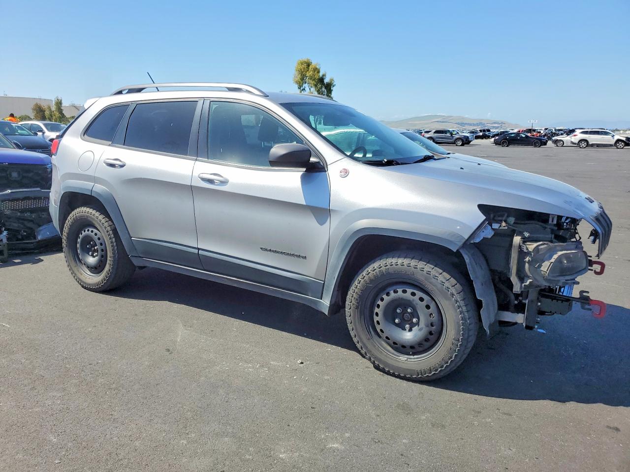 2017 JEEP CHEROKEE TRAILHAWK photo 4
