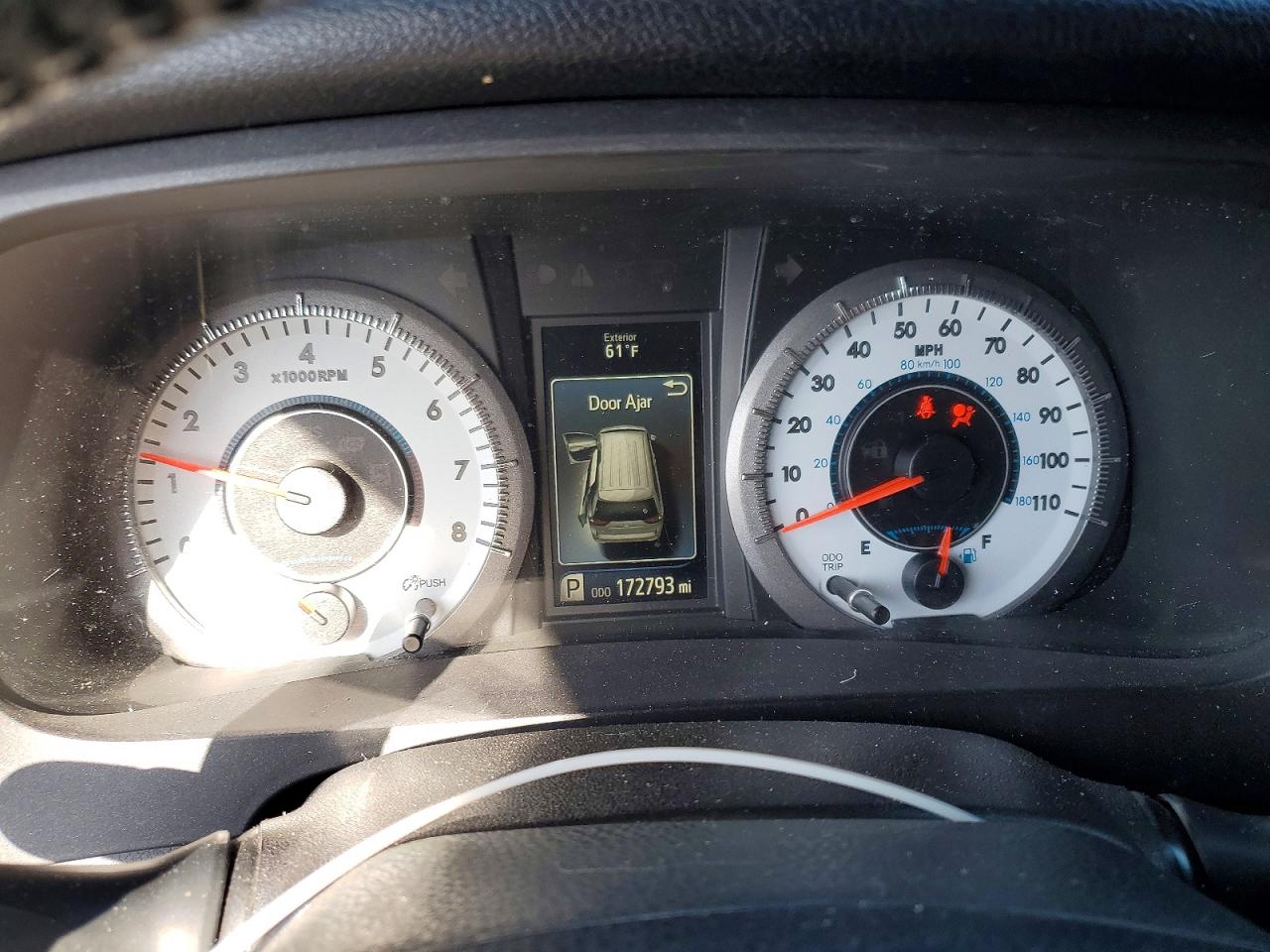2016 TOYOTA SIENNA SE photo 25