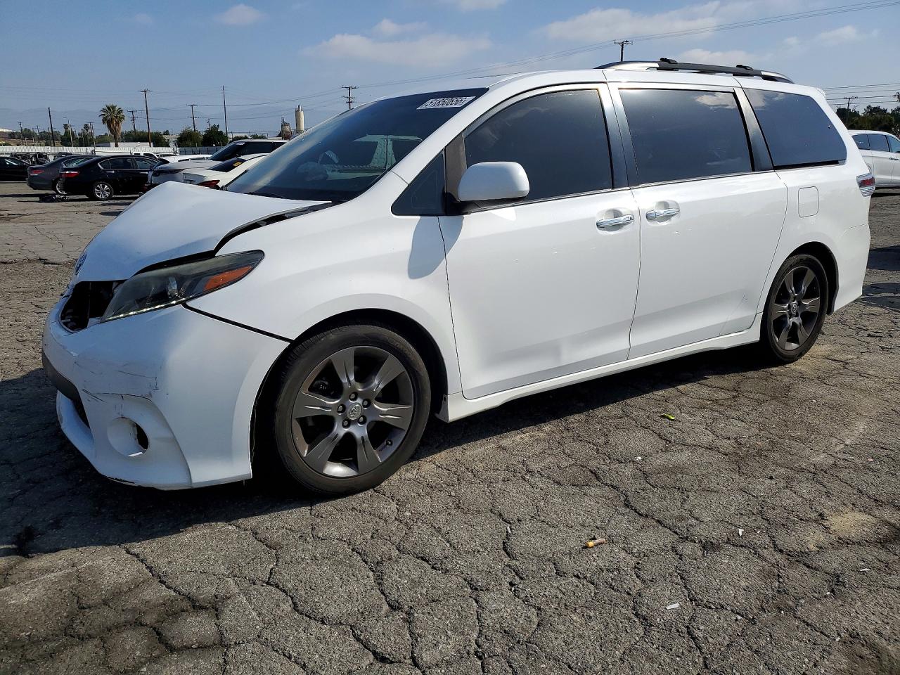 2016 TOYOTA SIENNA