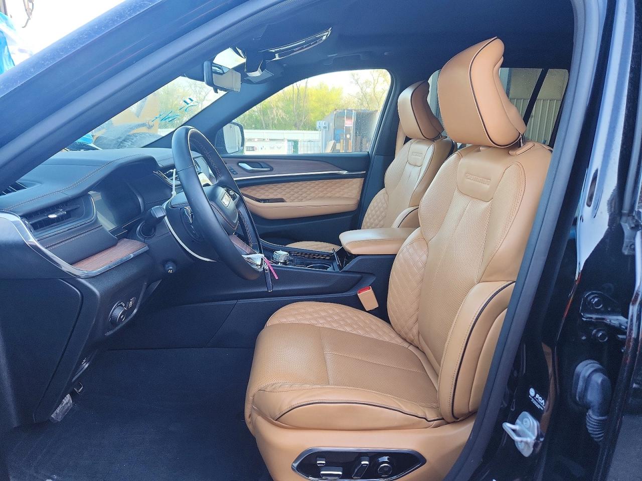 2023 JEEP GRAND CHEROKEE SUMMIT photo 13