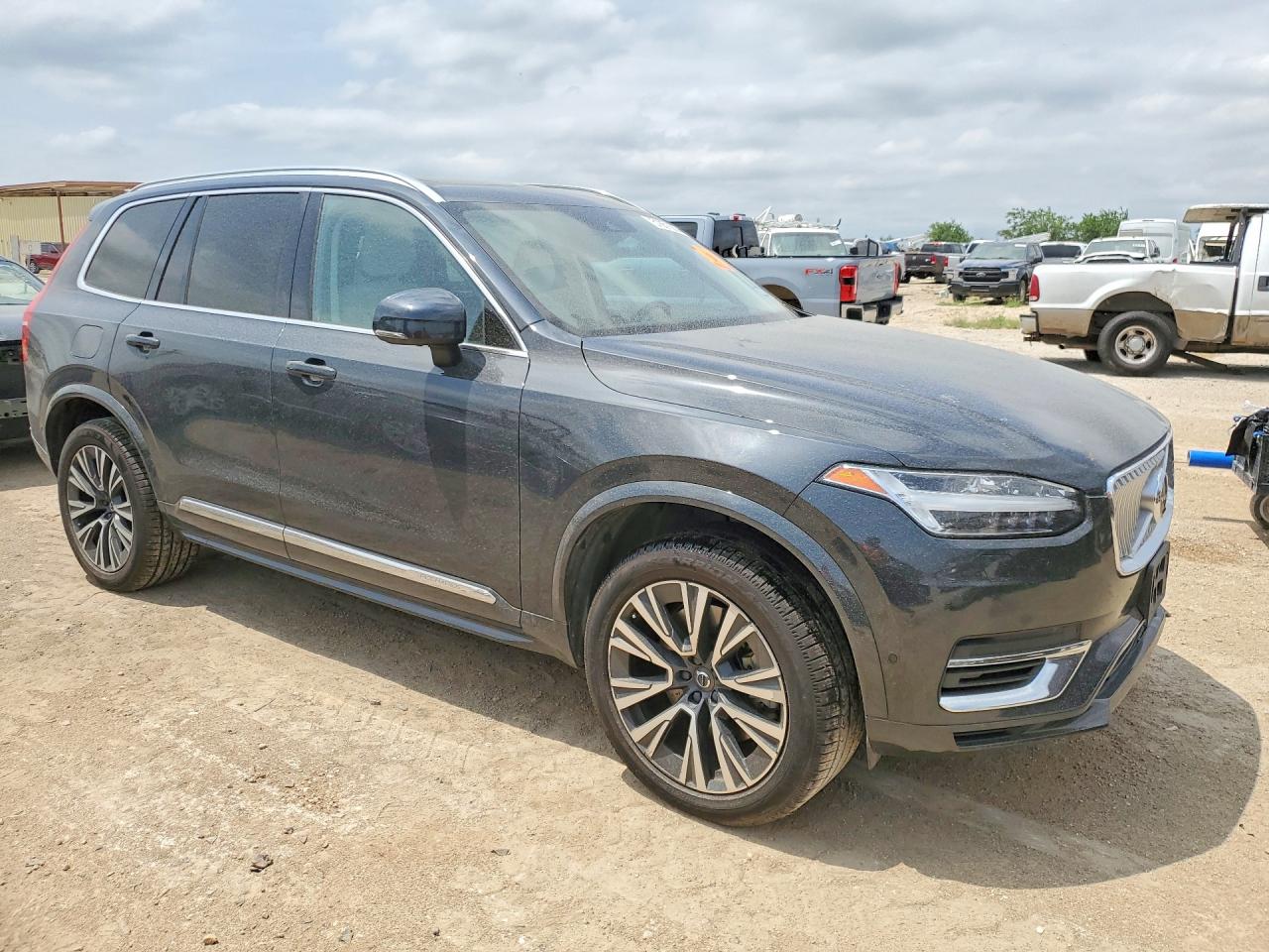 2021 VOLVO XC90 T8 RECHARGE MOMENTUM photo 4