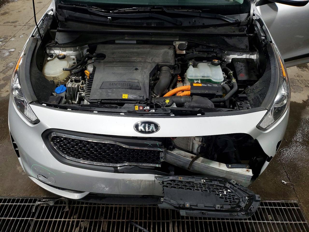 2017 KIA NIRO LX photo 31