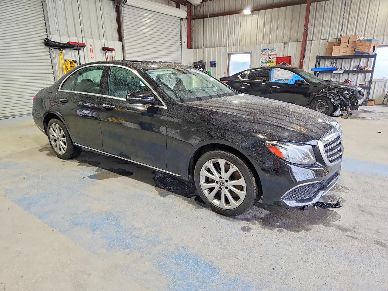 2018 MERCEDES-BENZ E 300 photo 4