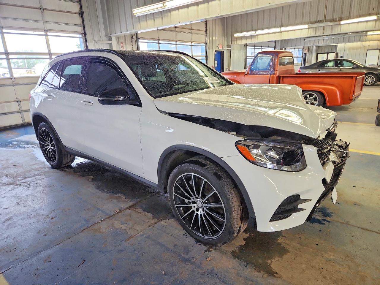 2017 MERCEDES-BENZ GLC 300 4MATIC photo 4