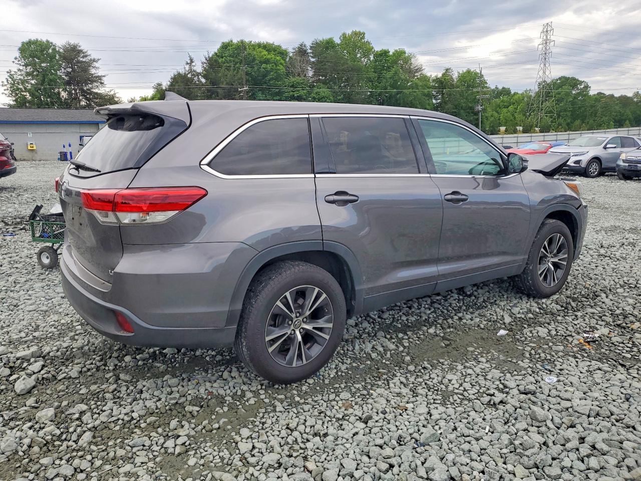 2019 TOYOTA HIGHLANDER LE PLUS photo 3