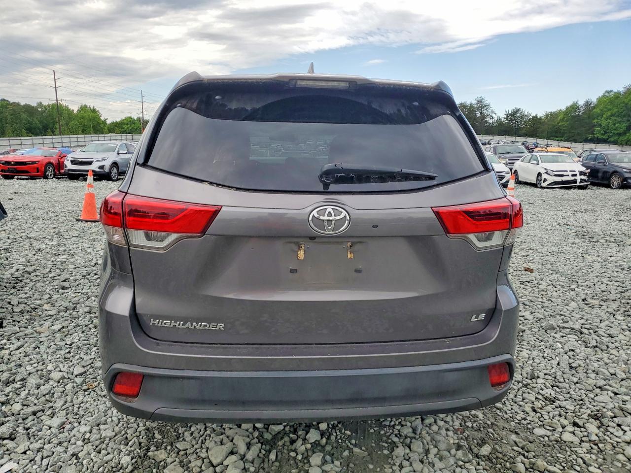 2019 TOYOTA HIGHLANDER LE PLUS photo 6