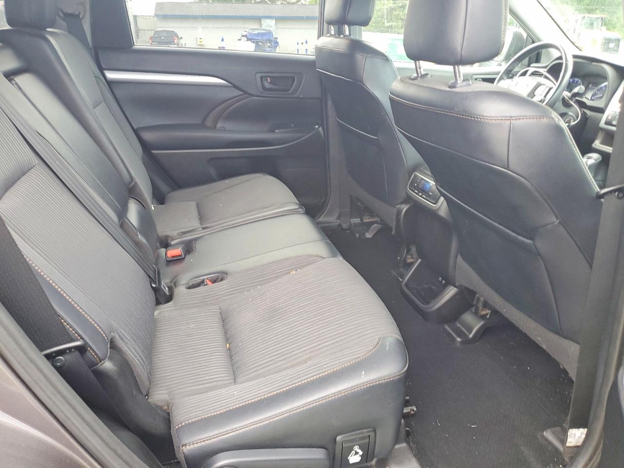 2019 TOYOTA HIGHLANDER LE PLUS photo 11