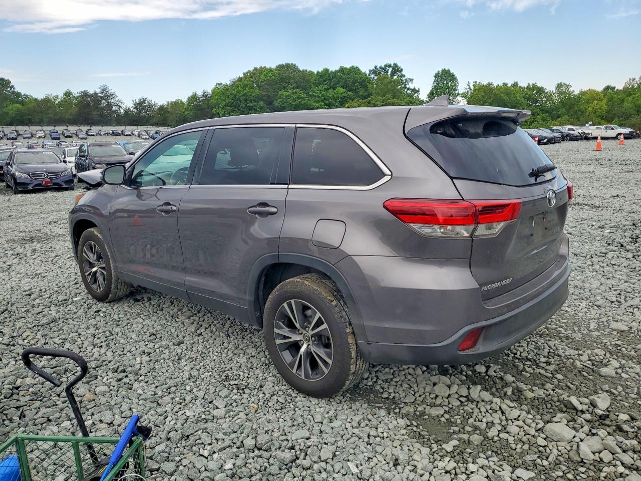 2019 TOYOTA HIGHLANDER LE PLUS photo 2