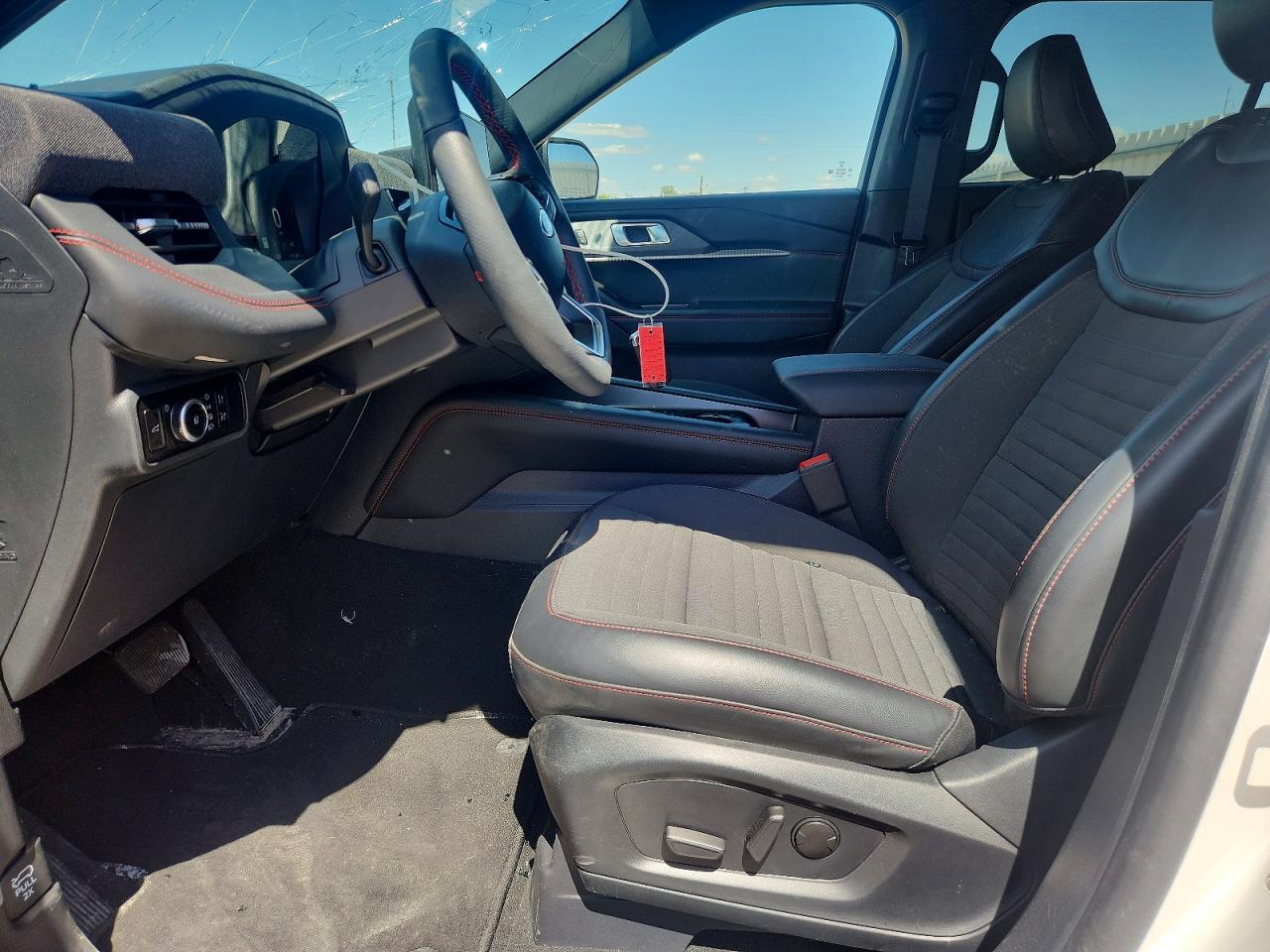 2025 FORD EXPLORER ST-LINE photo 13
