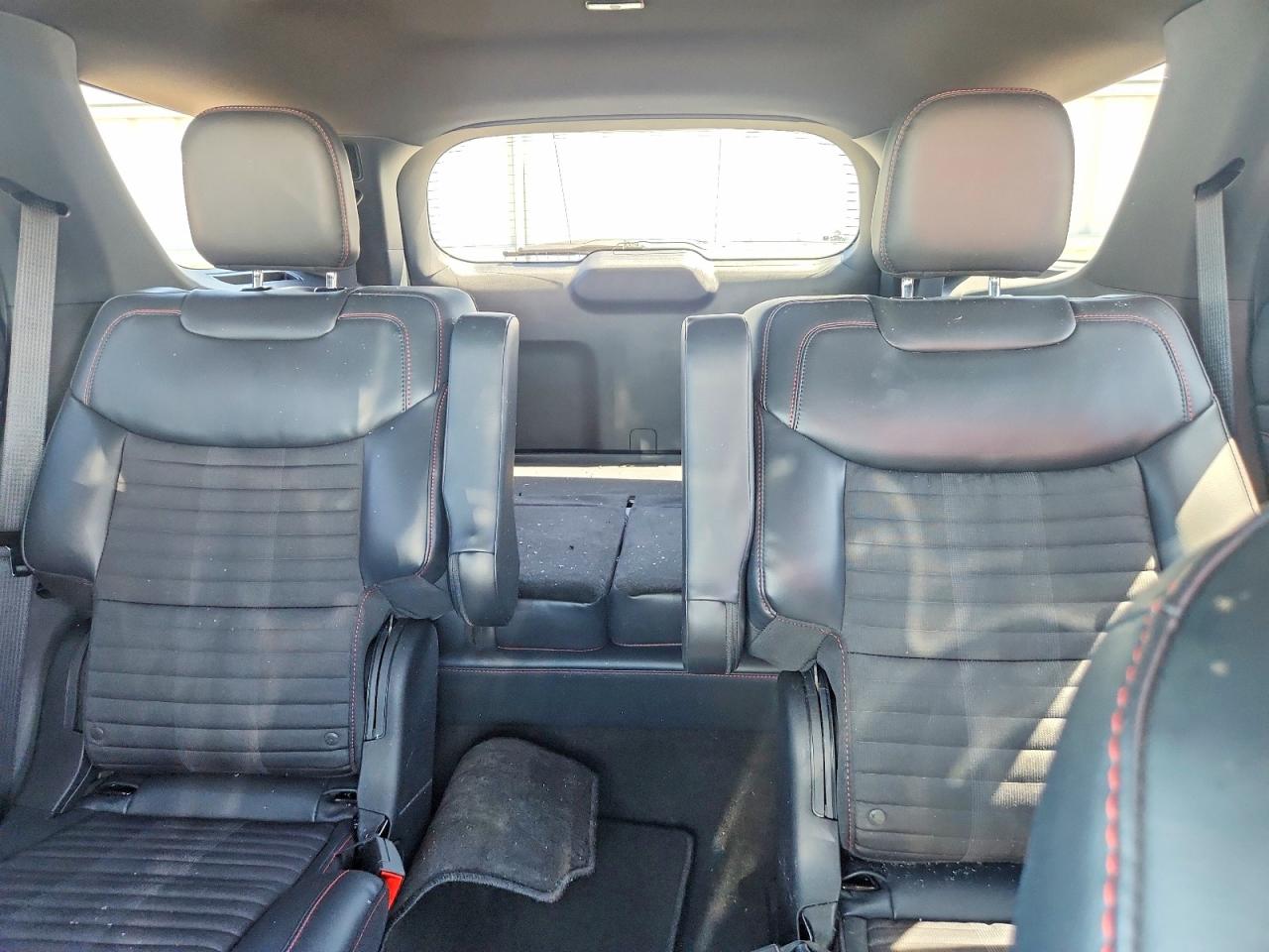 2025 FORD EXPLORER ST-LINE photo 19