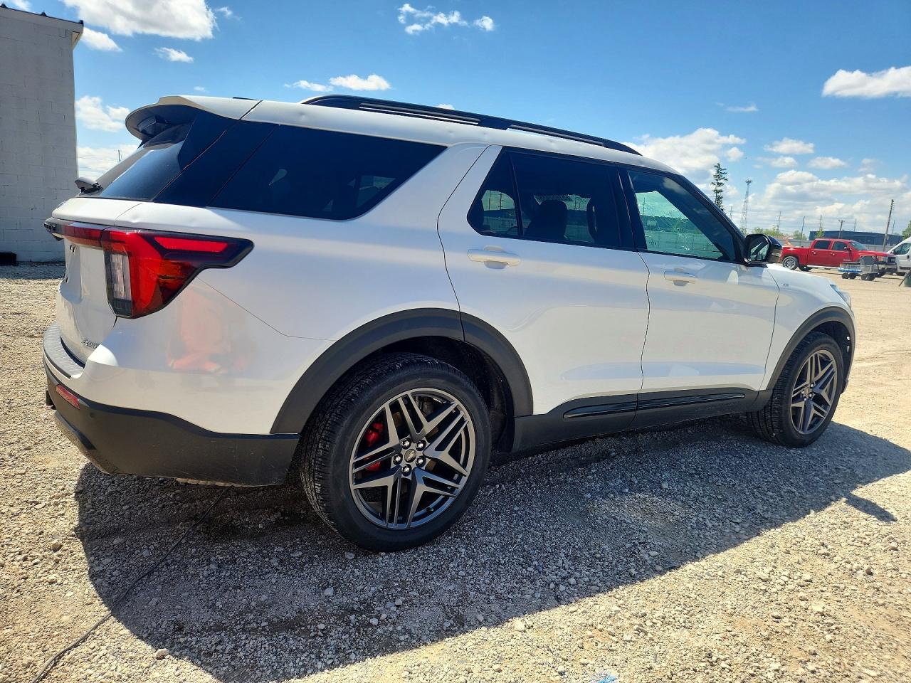 2025 FORD EXPLORER ST-LINE photo 5