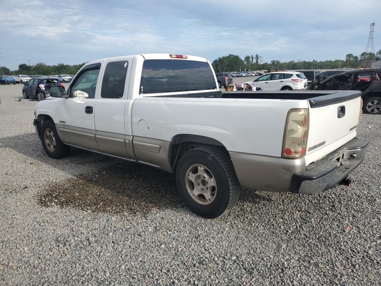 2000 CHEVROLET SILVERADO C1500 photo 2