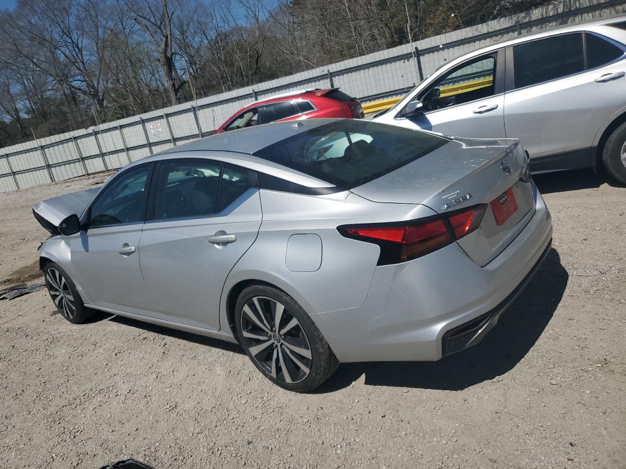 2019 NISSAN ALTIMA SR photo 3