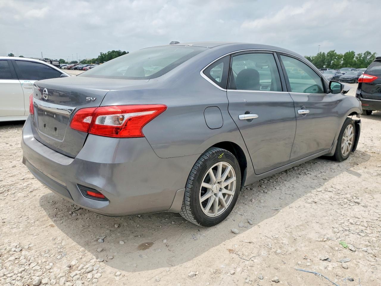 2017 NISSAN SENTRA SV photo 5