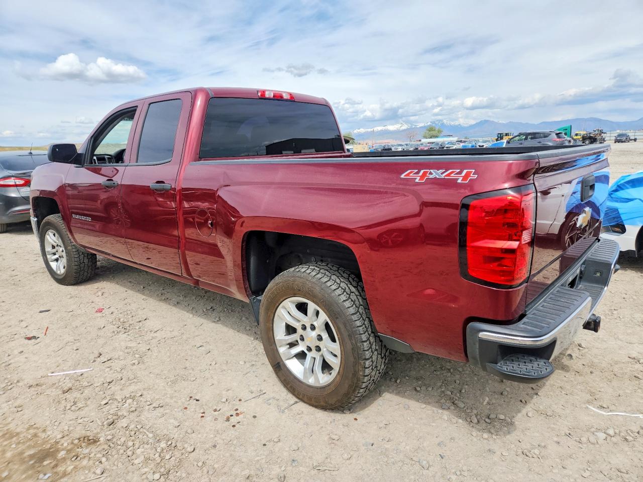 2014 CHEVROLET SILVERADO K1500 LT photo 2