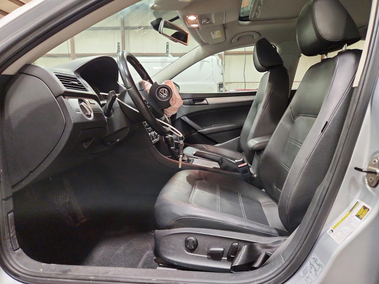 2012 VOLKSWAGEN PASSAT SE photo 19