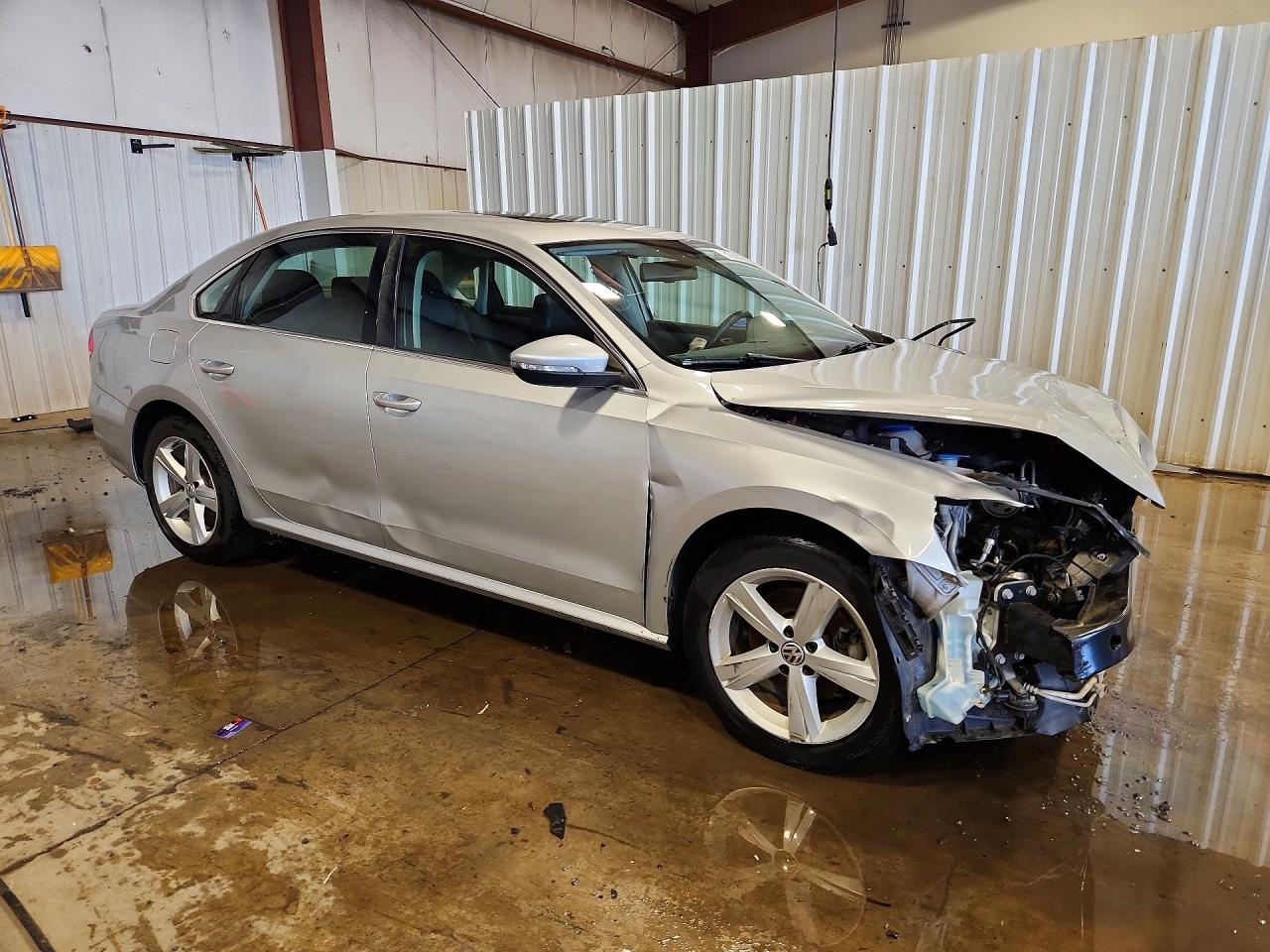 2012 VOLKSWAGEN PASSAT SE photo 10