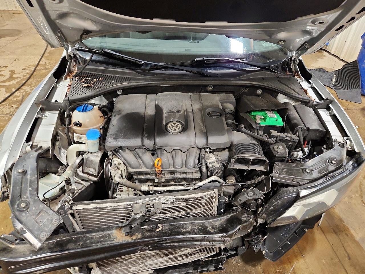 2012 VOLKSWAGEN PASSAT SE photo 31